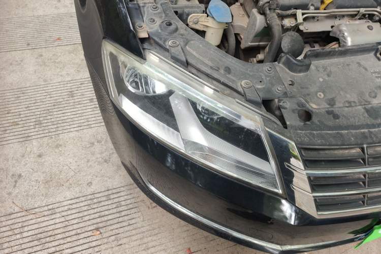 Used Volkswagen Lavida 2013 1.4TSI DSG Comfort Edition Right Front Headlight