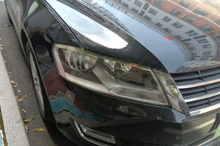 Used Volkswagen Lavida 2013 Restyled Classic 1.6L Manual Comfort Edition Right Front Headlight