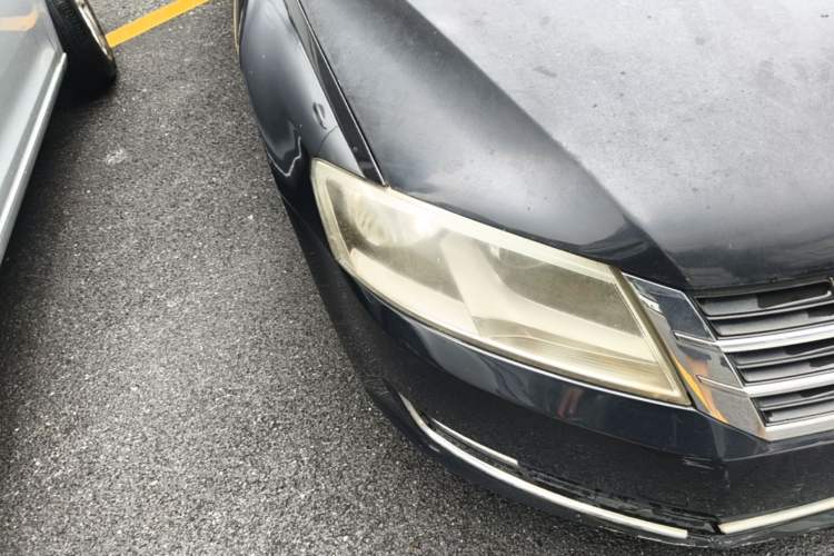 Used Volkswagen Lavida 2013 Restyled Classic 1.6L Manual Comfort Edition Right Front Headlight