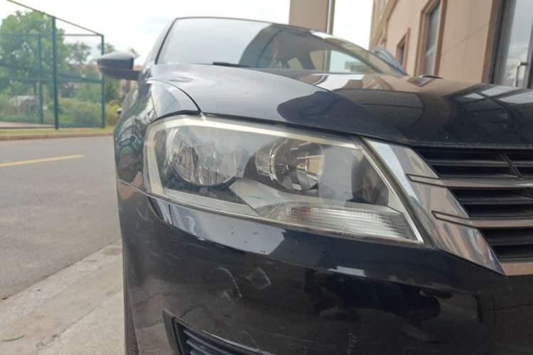 Used Volkswagen Lavida 2013 Revised Classic 1.6L Automatic Fashion Edition Right Front Headlight