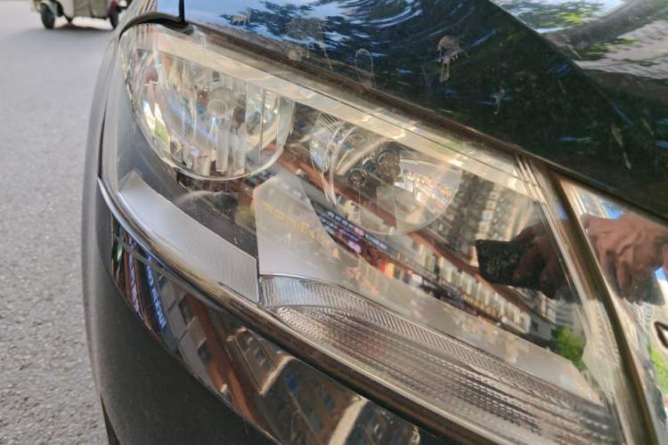 Used Volkswagen Lavida 2013 1.4TSI Manual Comfort Edition Right Front Headlight