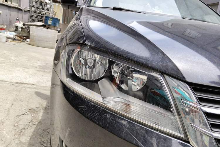 Used Volkswagen Lavida 2013 1.4 TSI Manual Luxury Edition Right Front Headlight