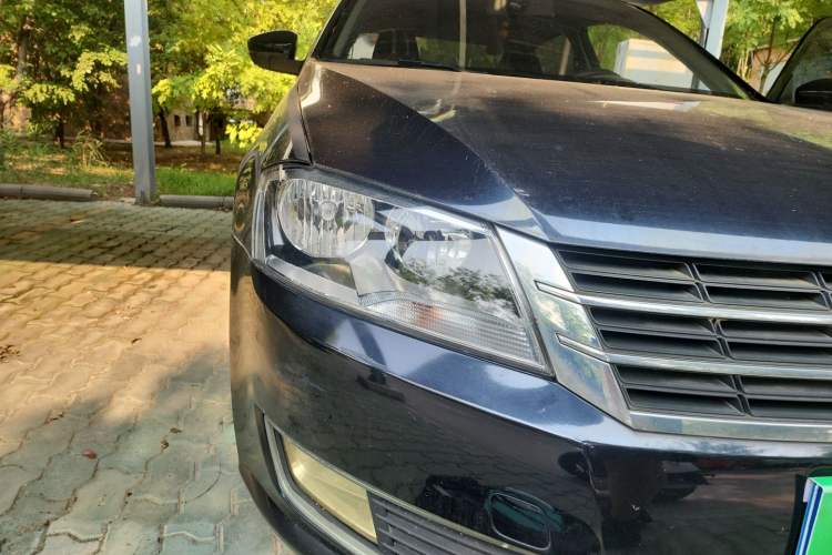 Used Volkswagen Lavida 2013 Revised Classic 1.6L Automatic Fashion Edition Right Front Headlight