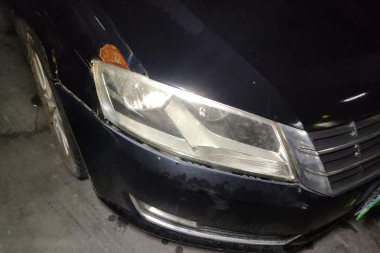 Used Volkswagen Lavida 2013 1.4TSI Manual Comfort Edition Right Front Headlight