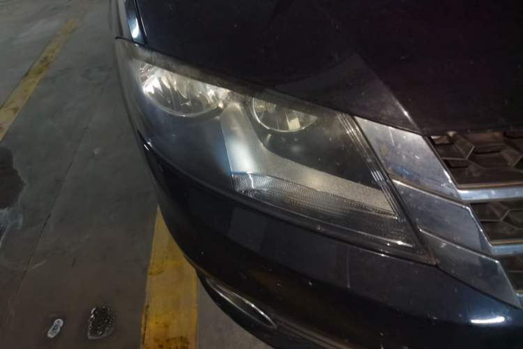 Used Volkswagen Lavida 2013 1.6L Automatic Comfort Edition Right Front Headlight