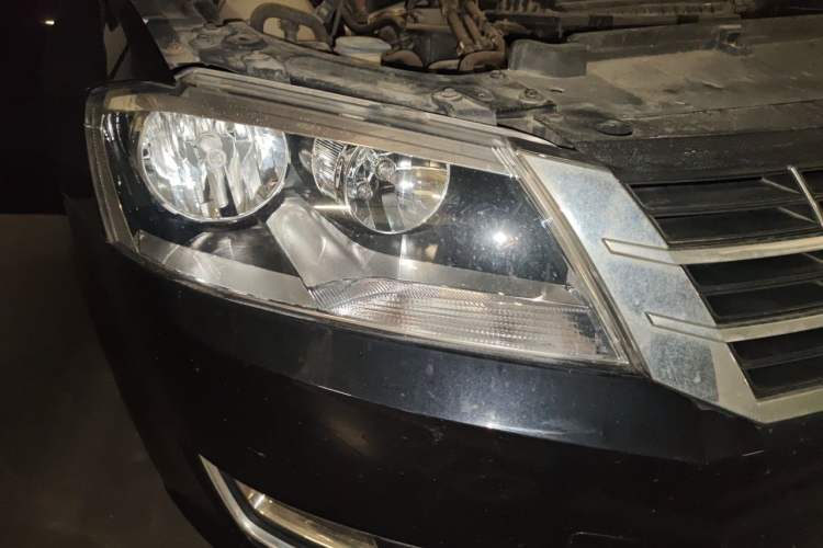 Used Volkswagen Lavida 2013 Revised Version 1.4 TSI DSG Comfort Edition Right Front Headlight