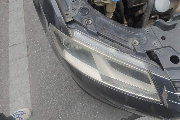 Used Volkswagen Lavida 2013 1.4TSI DSG Comfort Edition Right Front Headlight
