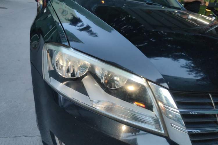 Used Volkswagen Lavida 2013 1.6L Automatic Comfort Edition Right Front Headlight