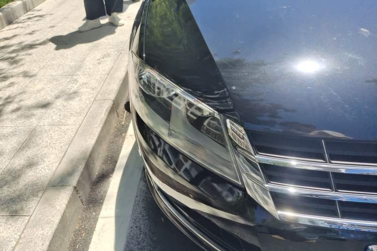 Used Volkswagen Lavida 2013 Restyled Classic 1.6L Automatic Comfort Edition Right Front Headlight