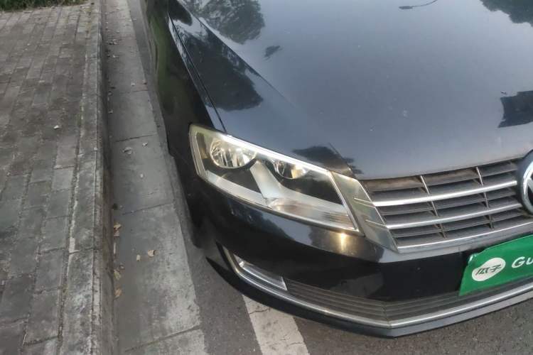 Used Volkswagen Lavida 2013 1.6L Manual Comfort Edition Right Front Headlight