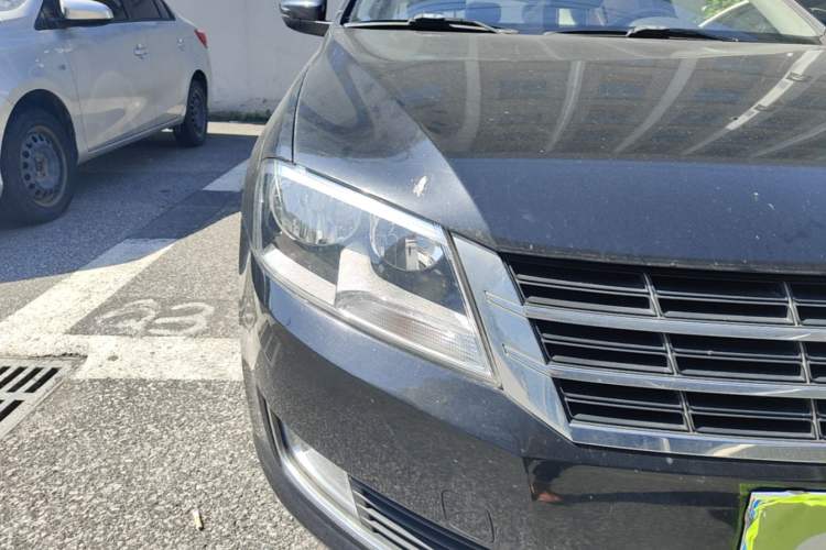 Used Volkswagen Lavida 2013 1.4TSI DSG Comfort Edition Right Front Headlight