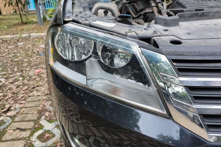 Used Volkswagen Lavida 2013 Revised Version 1.4 TSI DSG Comfort Edition Right Front Headlight