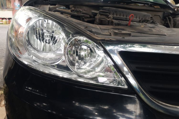 Used Volkswagen Lavida 2013 Classic 1.6L Manual Fashion Edition Right Front Headlight