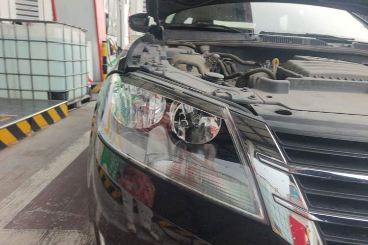 Used Volkswagen Lavida 2013 Restyled Classic 1.6L Automatic Comfort Edition Right Front Headlight