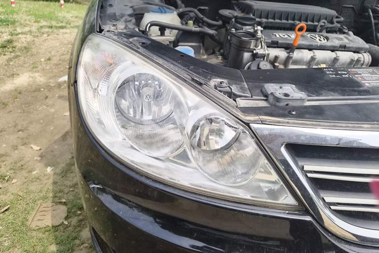 Used Volkswagen Lavida 2013 1.6L Manual Fashion Edition Right Front Headlight