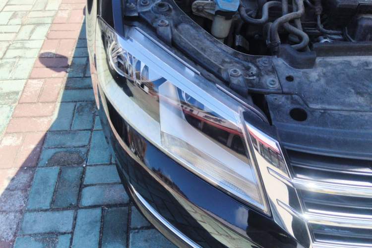 Used Volkswagen Lavida 2013 Revised Version 1.4 TSI DSG Comfort Edition Right Front Headlight