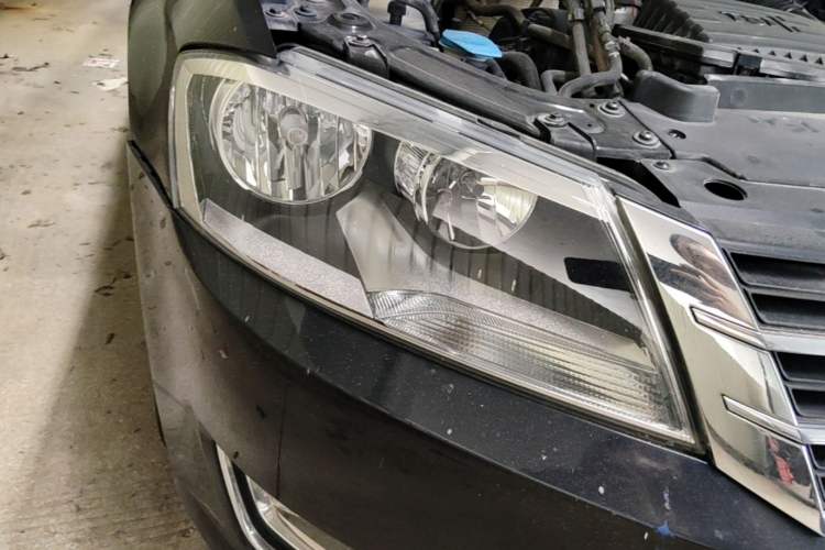Used Volkswagen Lavida 2013 Revised Version 1.4 TSI DSG Comfort Edition Right Front Headlight