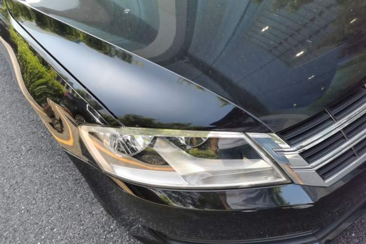 Used Volkswagen Lavida 2013 Revised Classic 1.6L Automatic Fashion Edition Right Front Headlight