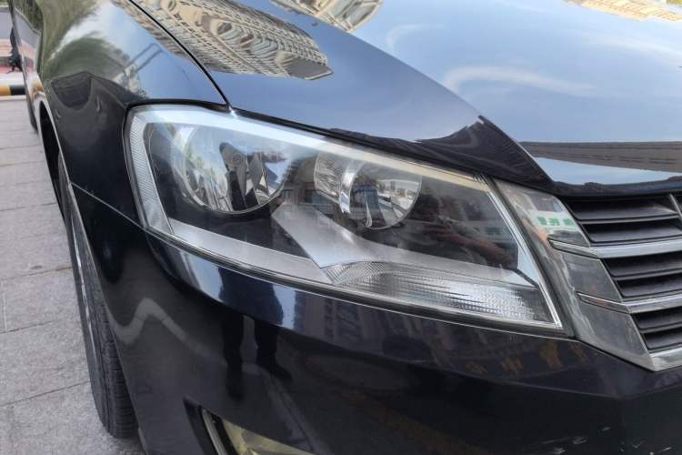 Used Volkswagen Lavida 2013 Restyled Classic 1.6L Automatic Comfort Edition Right Front Headlight