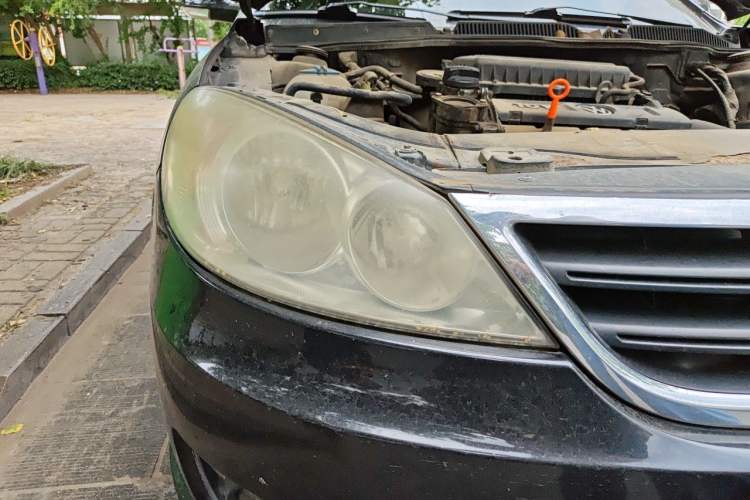 Used Volkswagen Lavida 2013 Classic 1.6L Manual Fashion Edition Right Front Headlight