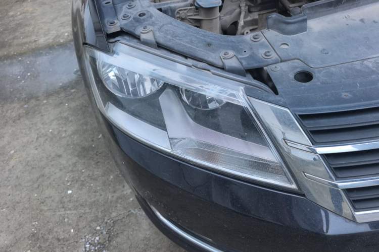 Used Volkswagen Lavida 2013 Restyled Classic 1.6L Automatic Comfort Edition Right Front Headlight