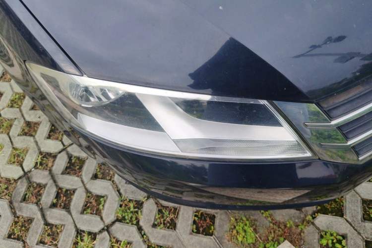Used Volkswagen Lavida 2013 Revised Classic 1.6L Manual Fashion Edition Right Front Headlight