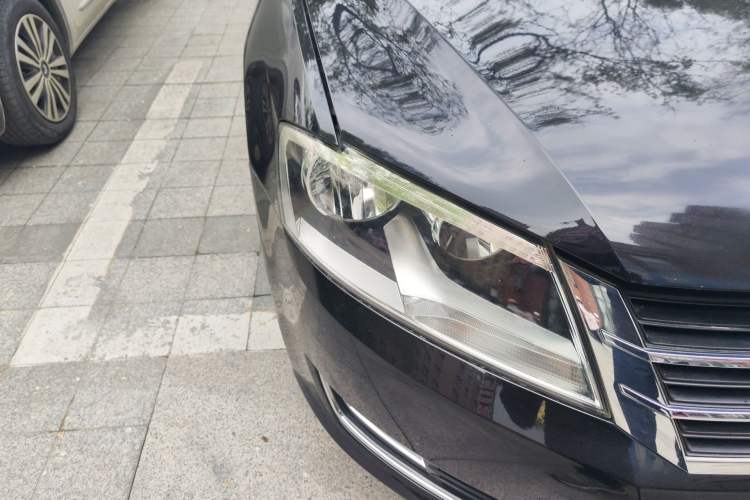 Used Volkswagen Lavida 2013 Restyled Classic 1.6L Manual Comfort Edition Right Front Headlight