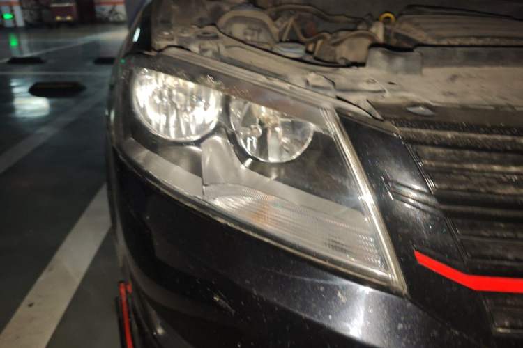 Used Volkswagen Lavida 2013 Revised Classic 1.6L Automatic Fashion Edition Right Front Headlight