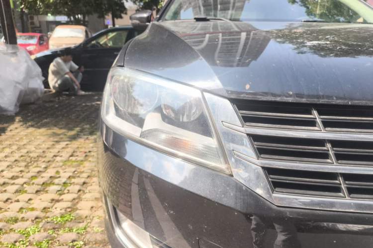 Used Volkswagen Lavida 2013 Restyled Classic 1.6L Automatic Comfort Edition Right Front Headlight