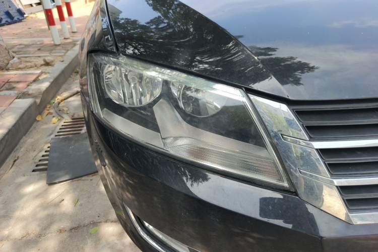 Used Volkswagen Lavida 2013 1.6L Manual Comfort Edition Right Front Headlight