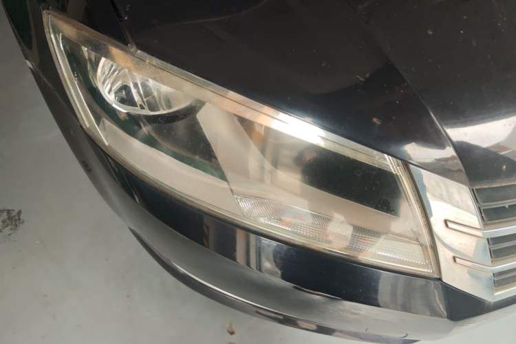Used Volkswagen Lavida 2013 1.6L Automatic Comfort Edition Right Front Headlight