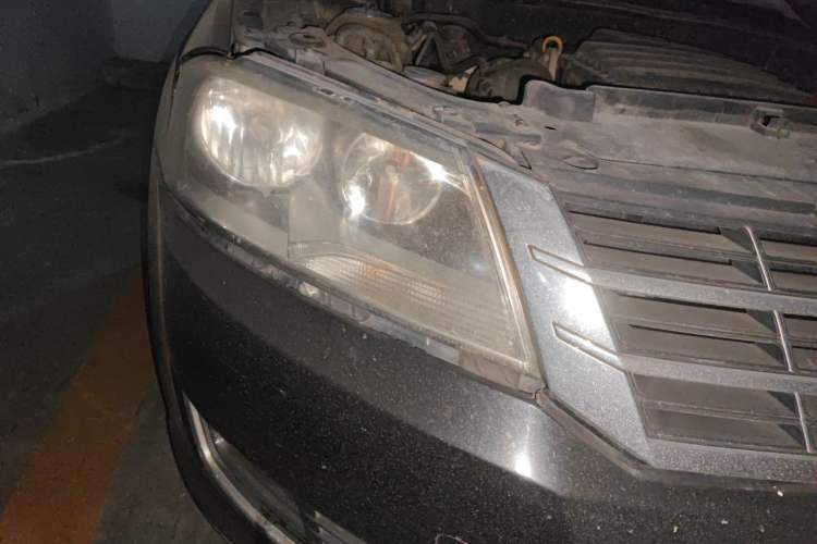 Used Volkswagen Lavida 2013 1.6L Manual Comfort Edition Right Front Headlight
