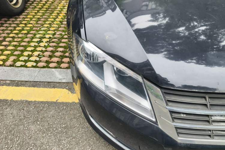 Used Volkswagen Lavida 2013 Revised Version 1.4 TSI Manual Comfort Edition Right Front Headlight