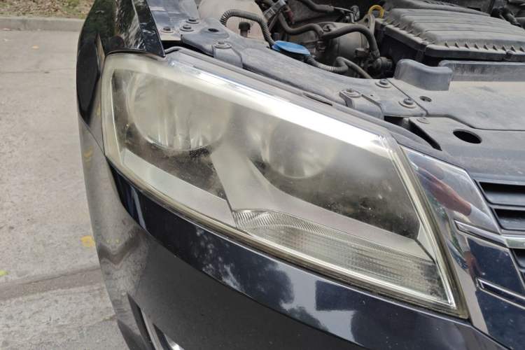 Used Volkswagen Lavida 2013 1.6L Manual Comfort Edition Right Front Headlight