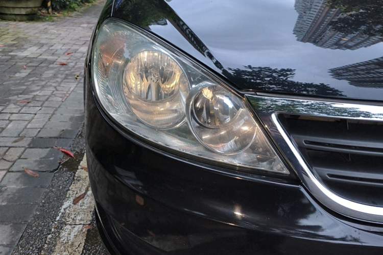 Used Volkswagen Lavida 2013 Classic 1.6L Manual Fashion Edition Right Front Headlight