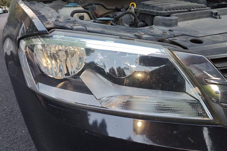 Used Volkswagen Lavida 2013 Restyled Classic 1.6L Automatic Comfort Edition Right Front Headlight