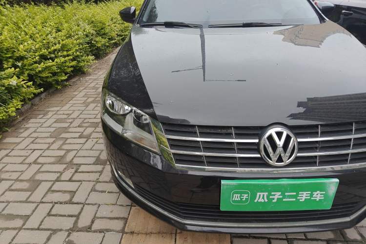 Used Volkswagen Lavida 2013 Restyled Classic 1.6L Manual Comfort Edition Right Front Headlight