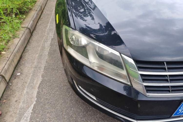 Used Volkswagen Lavida 2013 Restyled Classic 1.6L Automatic Comfort Edition Right Front Headlight