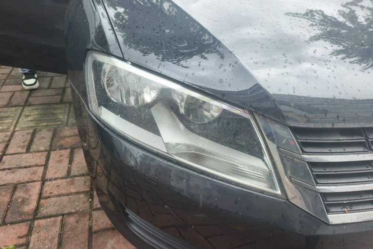Used Volkswagen Lavida 2013 Revised Classic 1.6L Automatic Fashion Edition Right Front Headlight