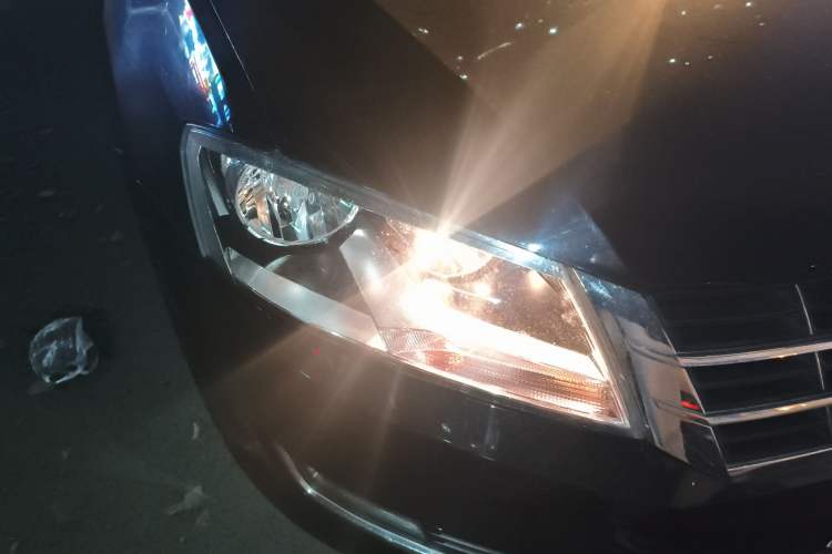 Used Volkswagen Lavida 2013 Restyled Classic 1.6L Automatic Comfort Edition Right Front Headlight