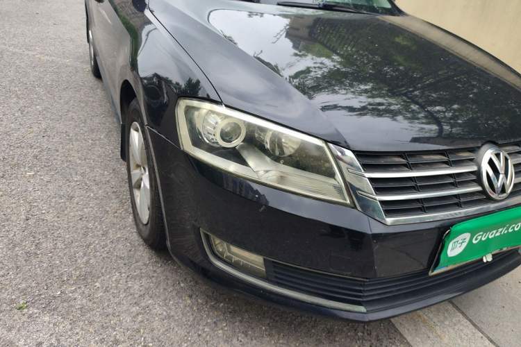 Used Volkswagen Lavida 2013 Revised Classic 1.6L Manual Fashion Edition Right Front Headlight
