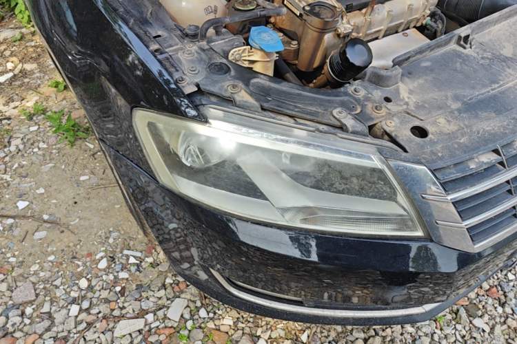 Used Volkswagen Lavida 2013 1.6L Automatic Fashion Edition Right Front Headlight