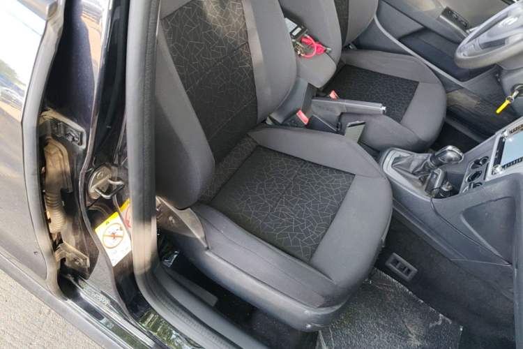 Used Volkswagen Lavida 2013 Revised Classic 1.6L Automatic Fashion Edition Right Front Seat