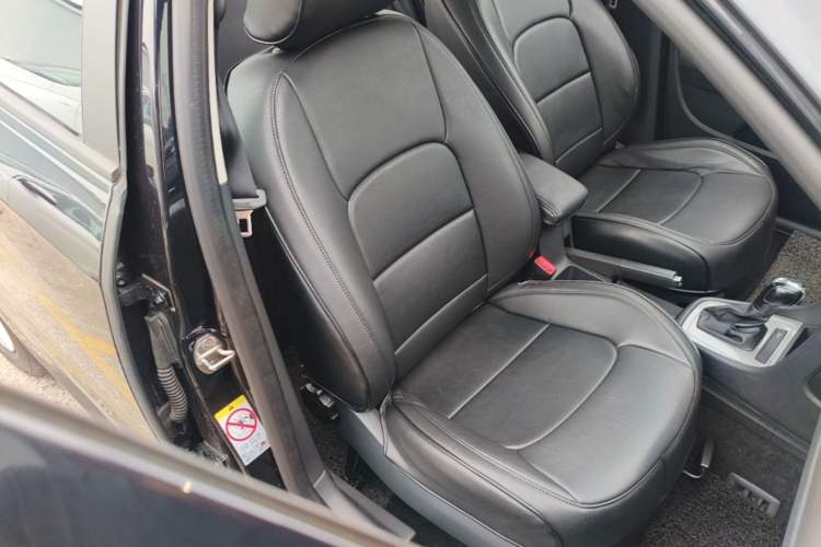 Used Volkswagen Lavida 2013 Revised Classic 1.6L Automatic Fashion Edition Right Front Seat