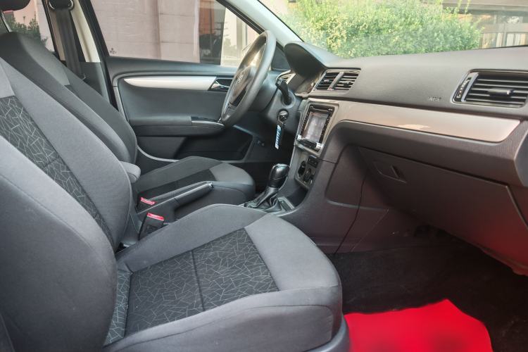Used Volkswagen Lavida 2013 Revised Classic 1.6L Automatic Fashion Edition Right Front Seat