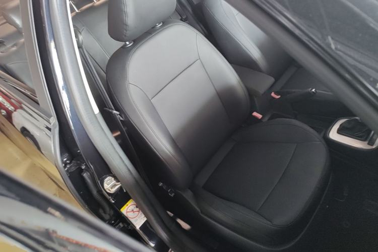 Used Volkswagen Lavida 2013 Revised Classic 1.6L Automatic Fashion Edition Right Front Seat