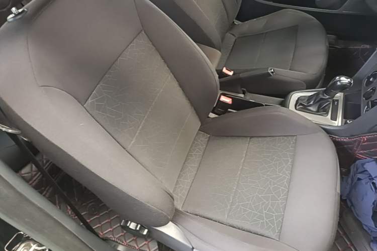 Used Volkswagen Lavida 2013 Revised Classic 1.6L Automatic Fashion Edition Right Front Seat