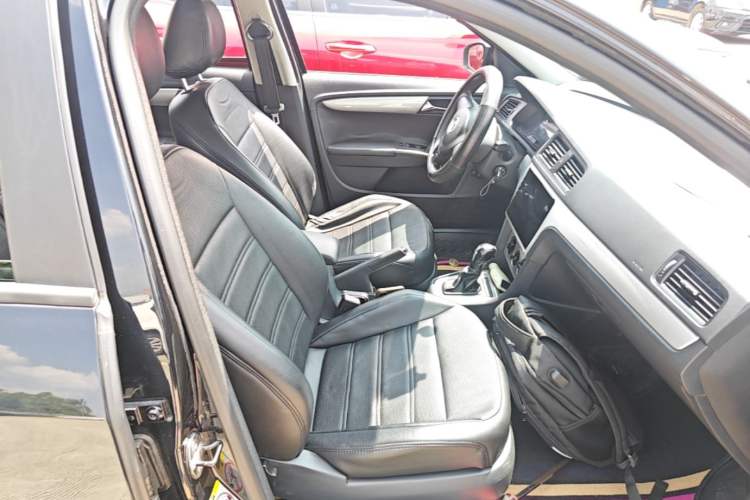 Used Volkswagen Lavida 2013 Revised Classic 1.6L Automatic Fashion Edition Right Front Seat