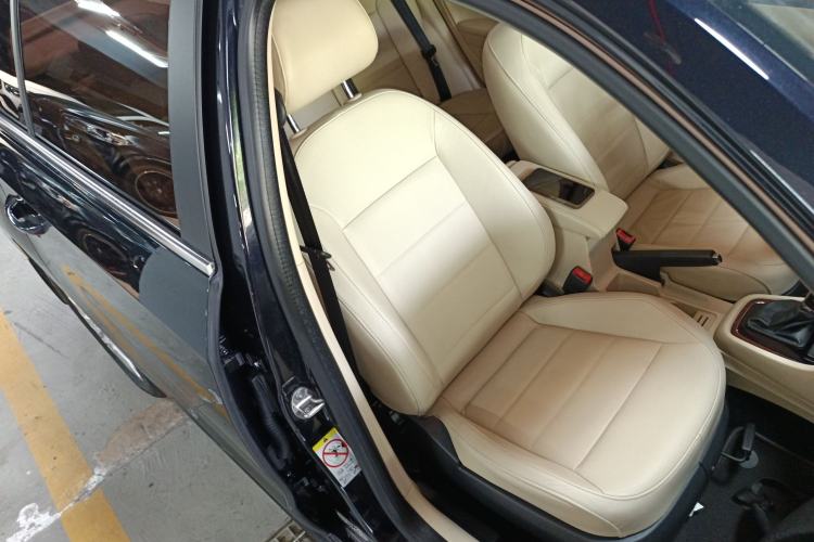 Used Volkswagen Lavida 2013 Restyled Classic 1.6L Automatic Comfort Edition Right Front Seat