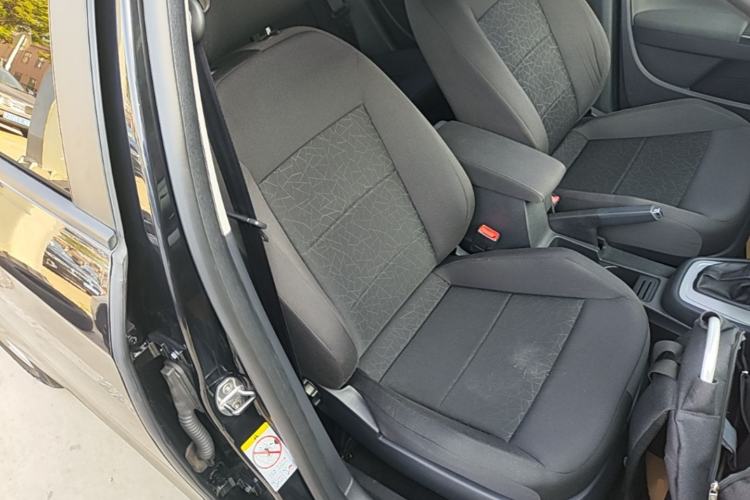 Used Volkswagen Lavida 2013 Revised Classic 1.6L Automatic Fashion Edition Right Front Seat